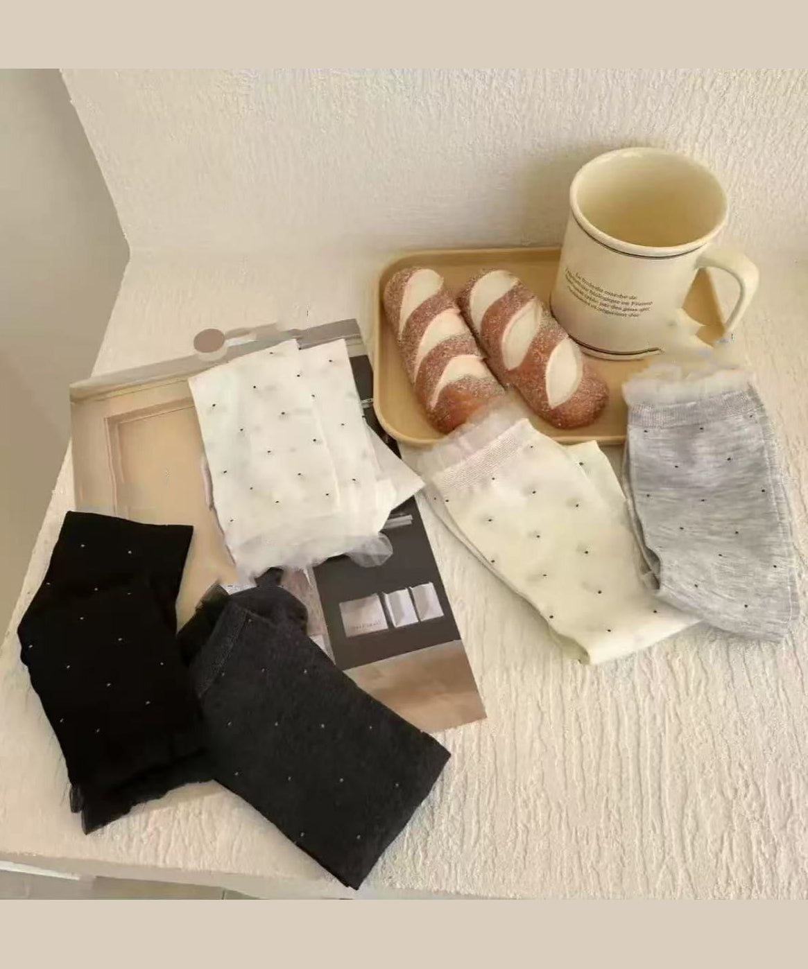 Unisex Mid Calf Strumpor med Prickmönster 4