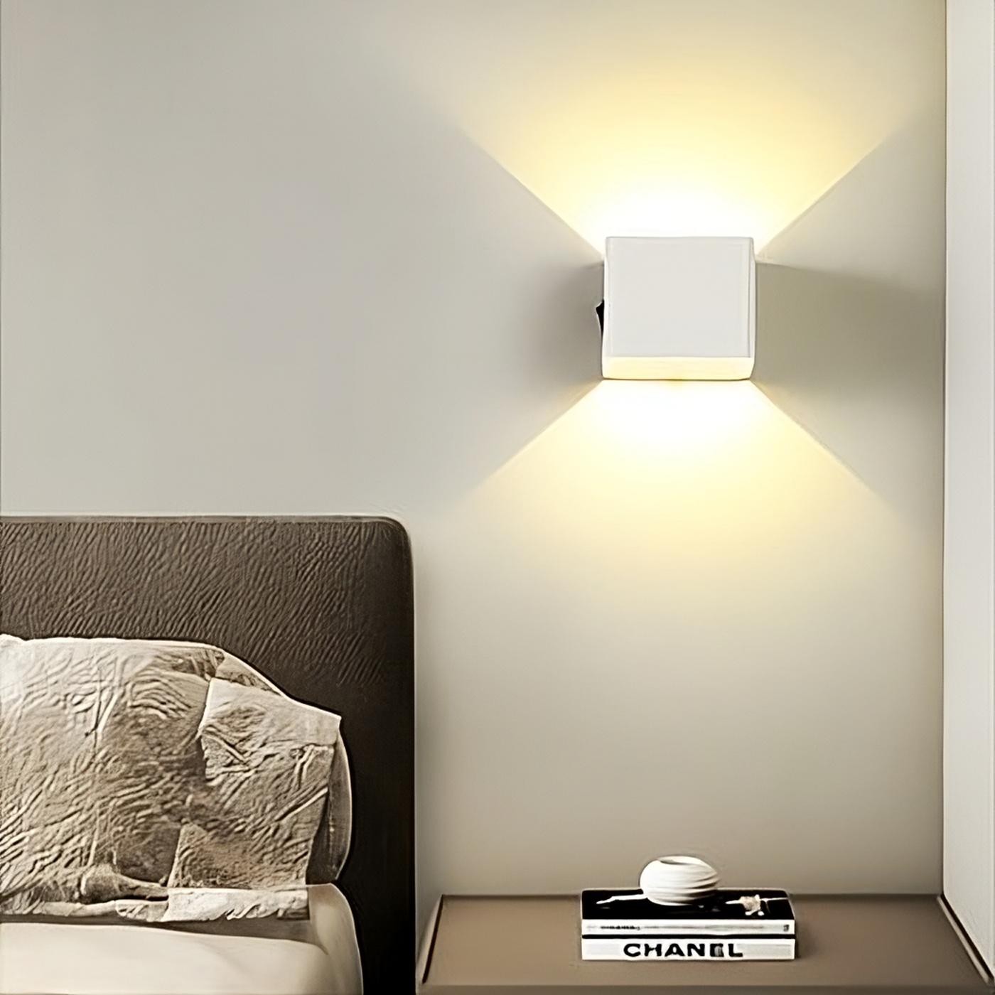 Vägglampa med Rörelsesensor i Modern Kubdesign 9