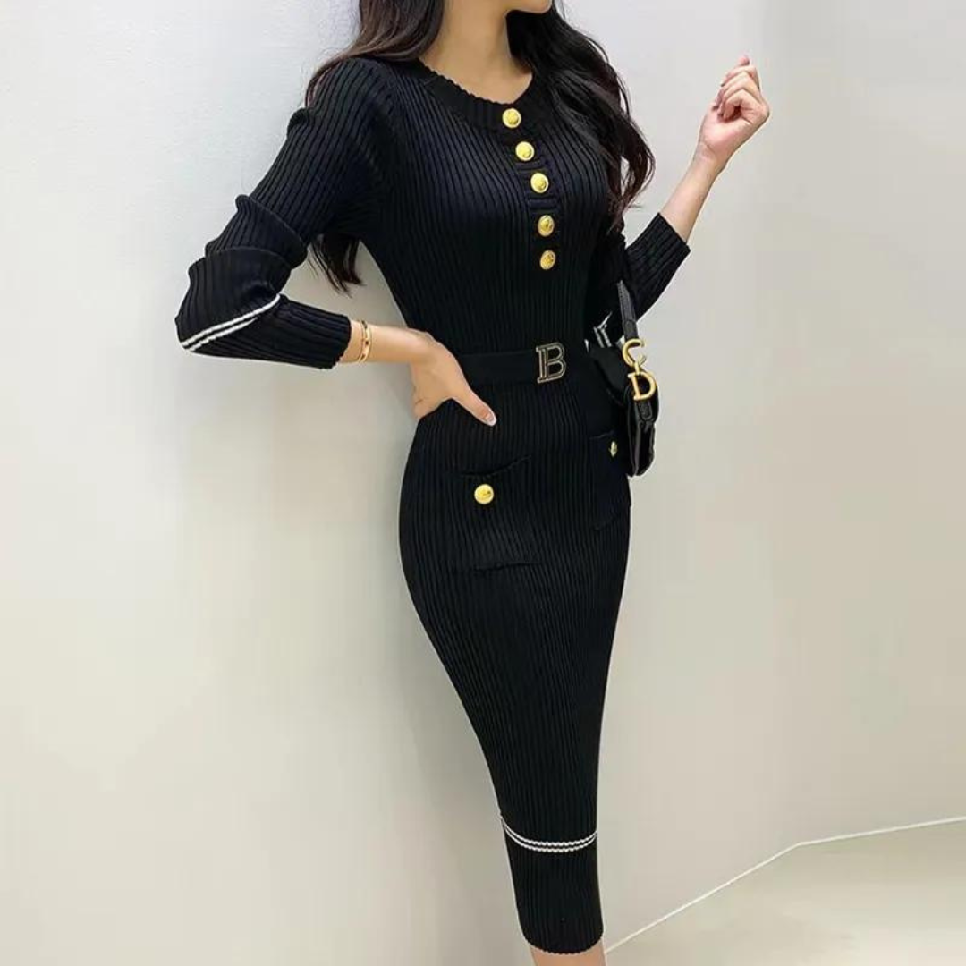 Stickad klänning med halvknäppning för kvinnor