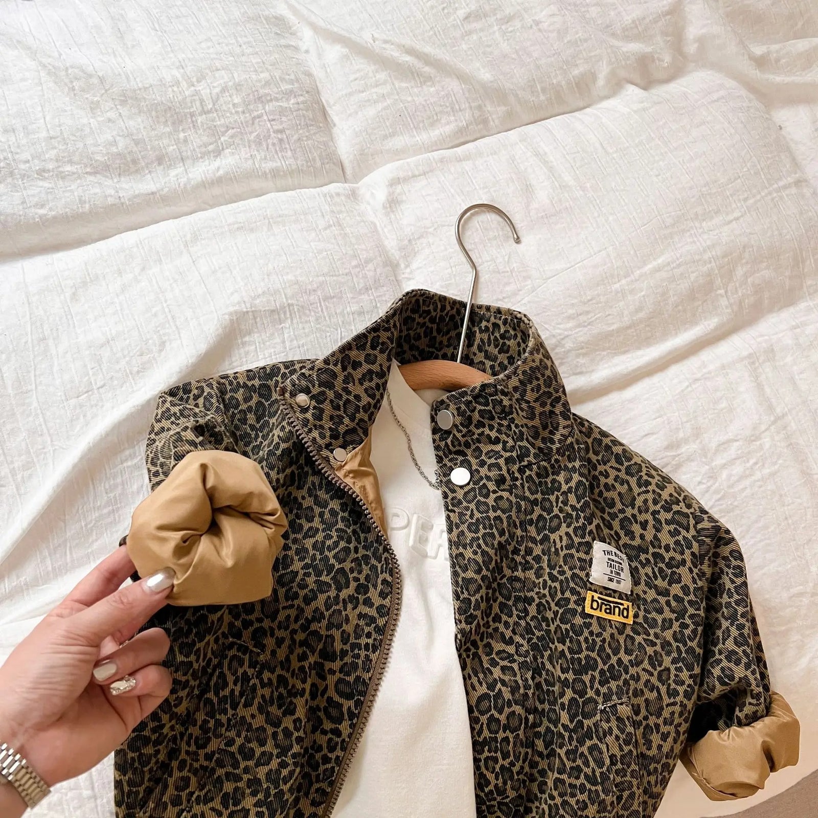 Jacka med leopardmönster för barn