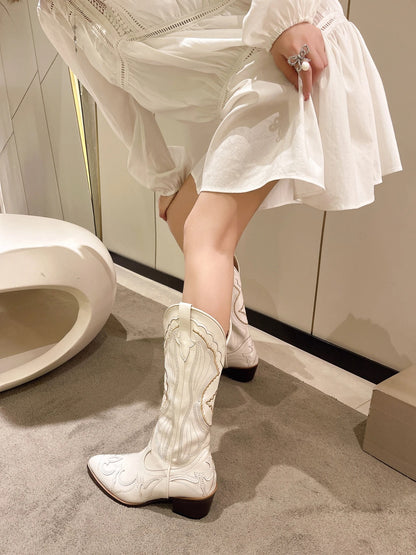 Broderade mid calf-stövlar för kvinnor