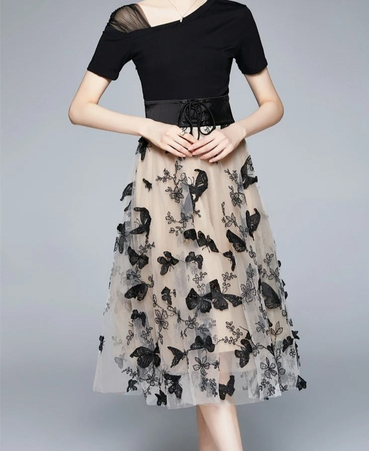 Festklänning Dam | Broderad Mesh | Fjärilsmotiv | V-ringning | Elegant A-linjeform