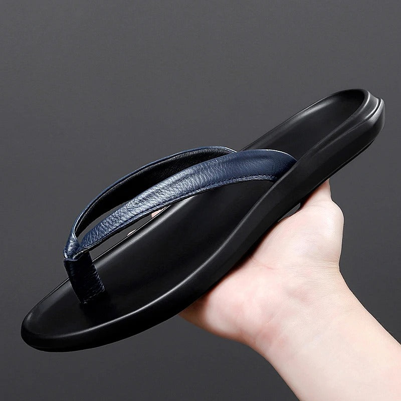 Halkfria tofflor i läder för män