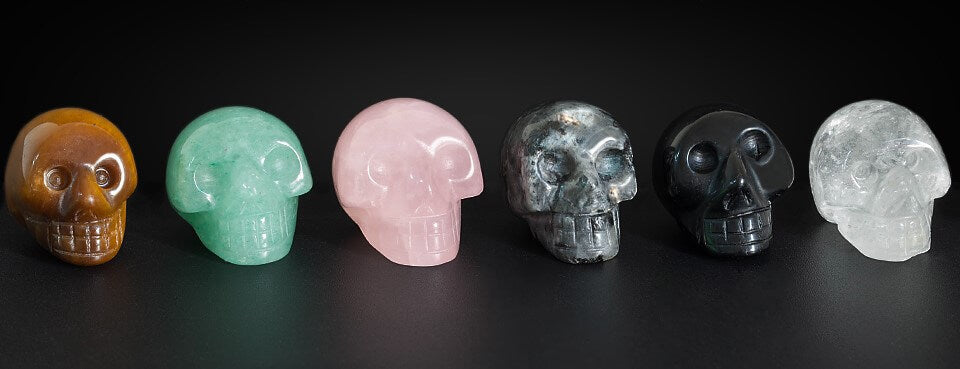 Naturlig dödskalle kristall sten