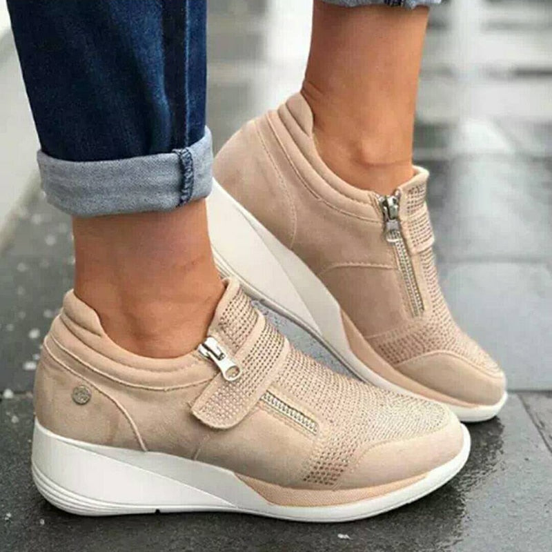 Kvinnor med dragkedja på plattformen Sneakers