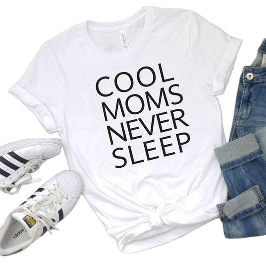 Coola mammor sover aldrig Tee