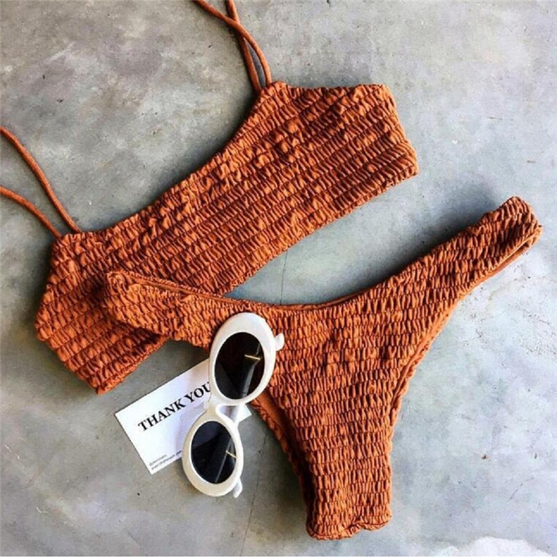 Plisserat bikiniset