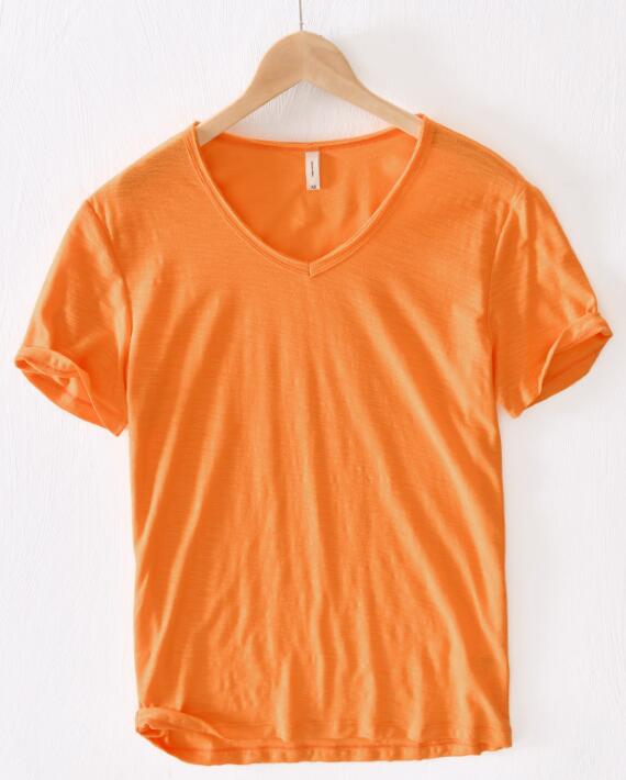 Skjorta med V-ringning för män