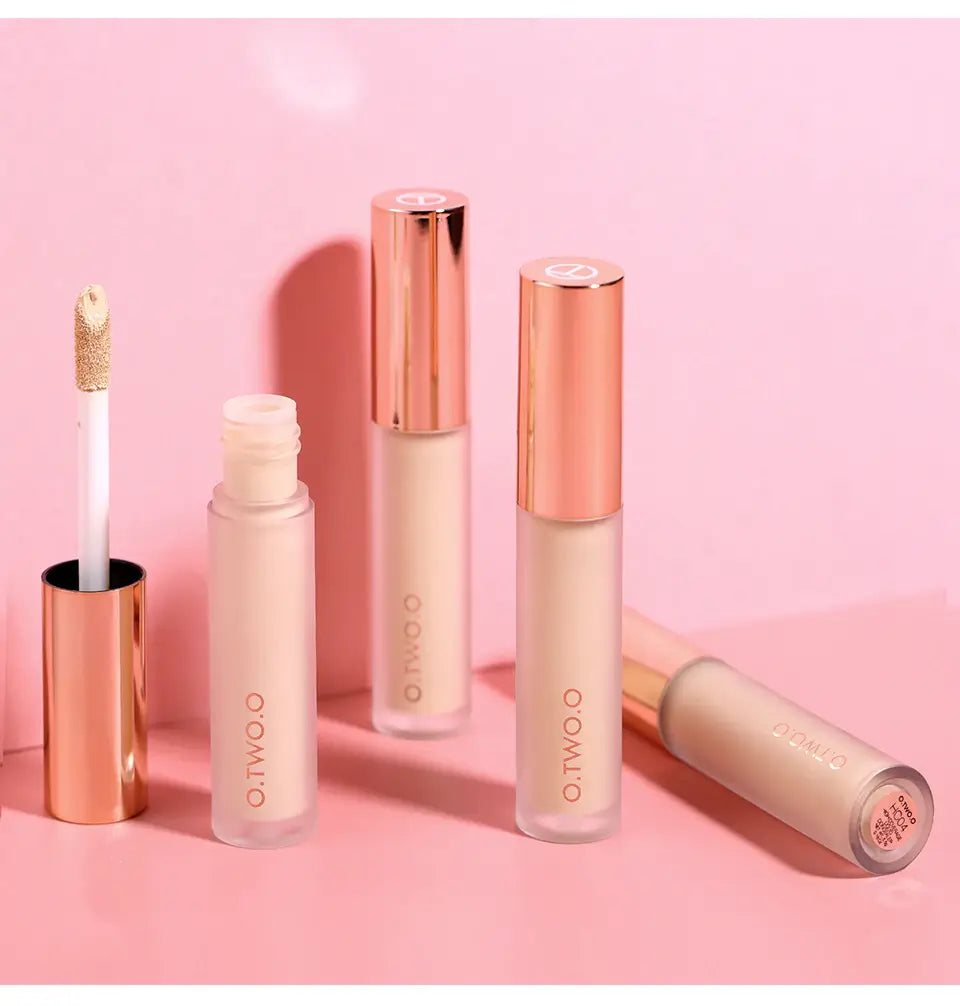 O.TWO.O Flytande concealer med full täckning