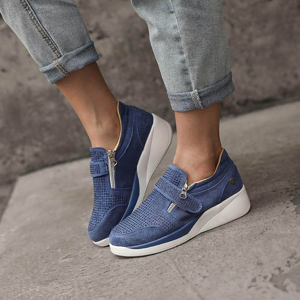 Kvinnor med dragkedja på plattformen Sneakers